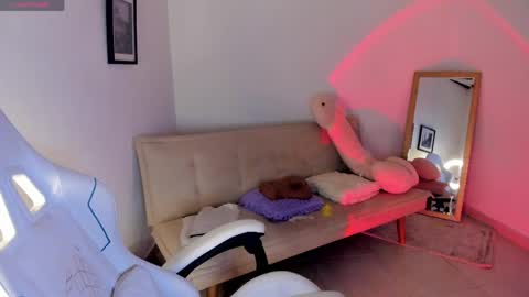 Snapshot of aniie_pink18 chatting on 06.07.26 Maria online show from 06.07.26