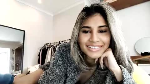 Snapshot of aniishaa chatting on 02.12.25 anisha online show from 02.12.25