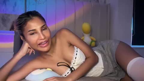 Snapshot of aniishaa chatting on 10.01.25 anisha online show from 10.01.25