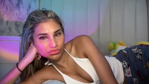 Snapshot of aniishaa chatting on 02.10.26 anisha online show from 02.10.26