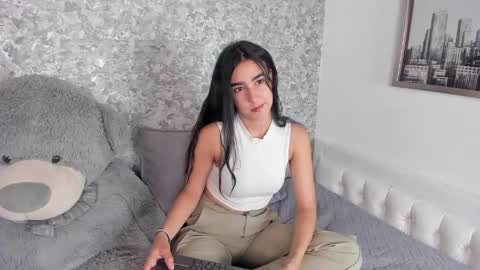 anika_h online show from 04.08.26