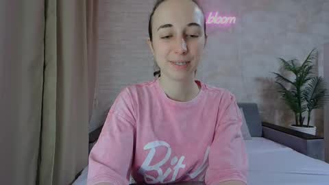 Snapshot of anikabloom chatting on 01.18.25 anikabloom online show from 01.18.25