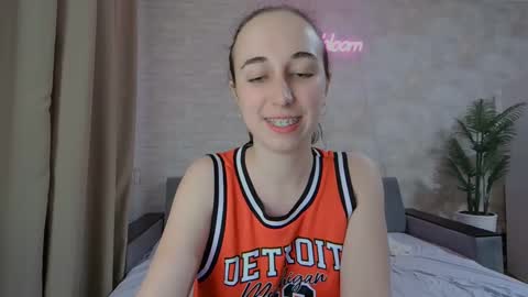 Snapshot of anikabloom chatting on 02.13.25 anikabloom online show from 02.13.25