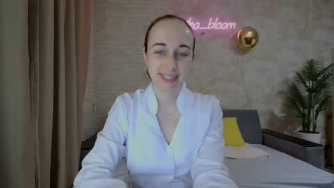 Snapshot of anikabloom chatting on 02.17.25 anikabloom online show from 02.17.25