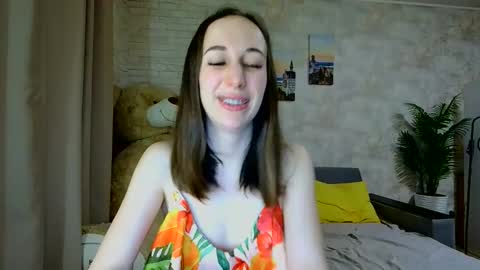 Snapshot of anikabloom chatting on 12.17.25 anikabloom online show from 12.17.25