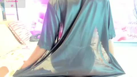 Snapshot of anisha_zambrano chatting on 06.17.26 anisha_zambrano online show from 06.17.26