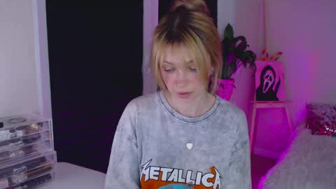 anita_moon_ online show from 04.15.26