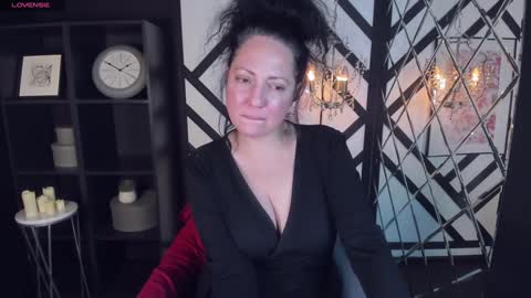 Snapshot of anita_muse chatting on 12.13.24 Anita online show from 12.13.24