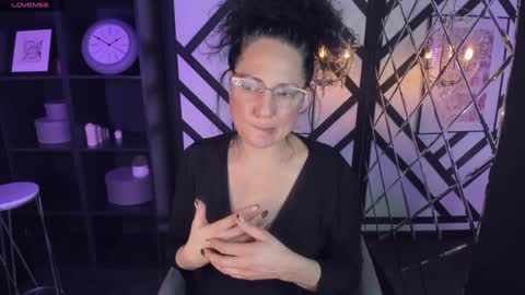 Snapshot of anita_muse chatting on 12.15.24 Anita online show from 12.15.24