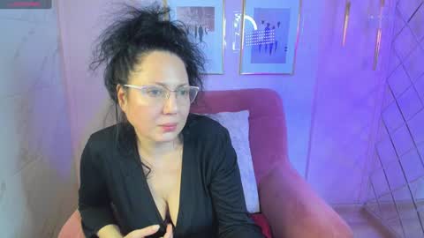 Snapshot of anita_muse chatting on 12.20.24 Anita online show from 12.20.24