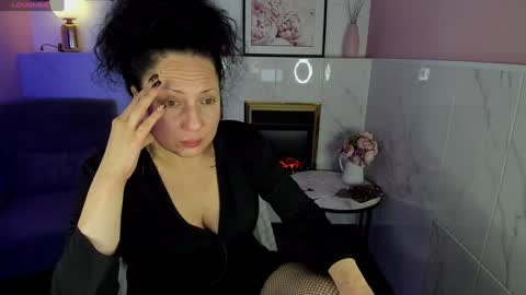 Snapshot of anita_muse chatting on 12.28.24 Anita online show from 12.28.24