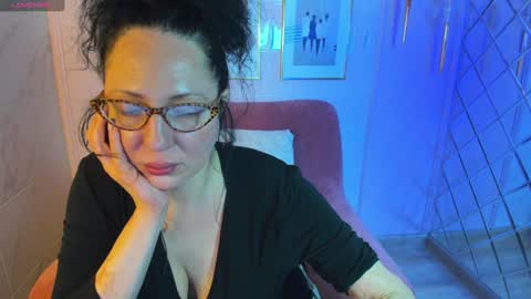 Snapshot of anita_muse chatting on 12.28.24 Anita online show from 12.28.24