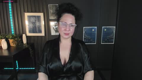 Snapshot of anita_muse chatting on 01.04.25 Anita online show from 01.04.25