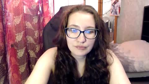 Snapshot of ankey_rayah chatting on 05.08.26 Nameless online show from 05.08.26