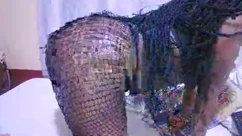 Snapshot of ann_keller chatting on 12.20.25 ann_keller online show from 12.20.25