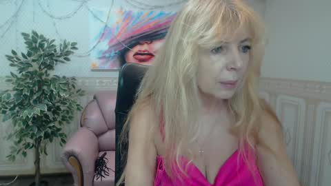 Anna Ditrih online show from 01.15.25