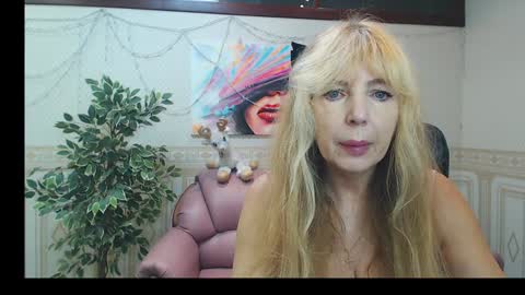 Anna Ditrih online show from 01.23.25
