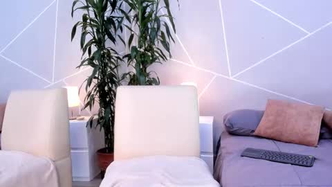 Snapshot of anna_joness chatting on 12.26.24 Anna online show from 12.26.24