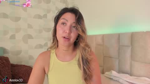 Snapshot of anna_loveu chatting on 09.26.25 Ana Lucia online show from 09.26.25