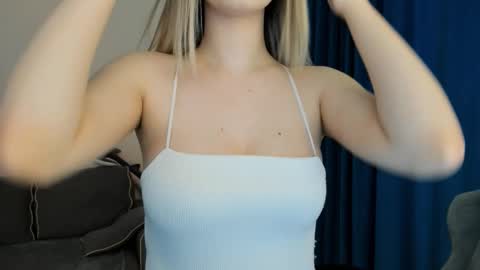 Snapshot of anna_miuu chatting on 02.10.26 anna miuu online show from 02.10.26