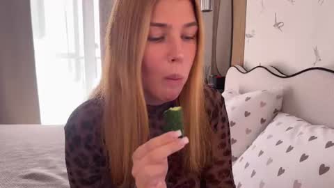 Anna online show from 08.05.26