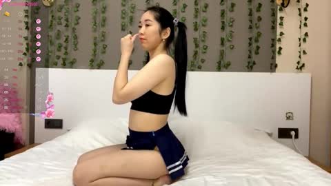 Snapshot of annabellegallego chatting on 12.22.25 Aya online show from 12.22.25