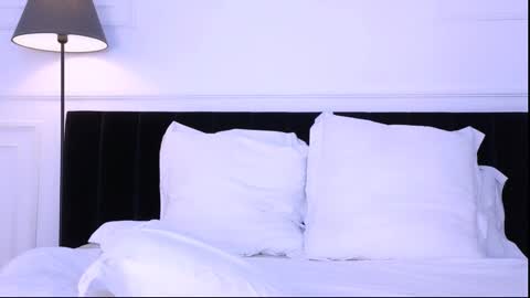 Snapshot of annabellelu chatting on 11.18.25 AnnaBelle online show from 11.18.25