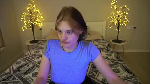 Snapshot of annacandie chatting on 09.12.25 Anna online show from 09.12.25