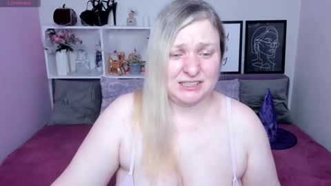 AnnaCherri online show from 10.29.25