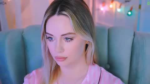 Snapshot of annadelvie chatting on 02.17.26 annadelvie online show from 02.17.26