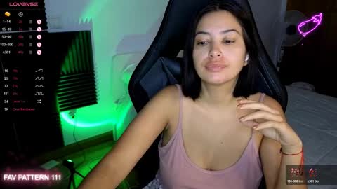 Snapshot of annadolll chatting on 10.18.25 OF          twitter  annadangerx pornhub    online show from 10.18.25