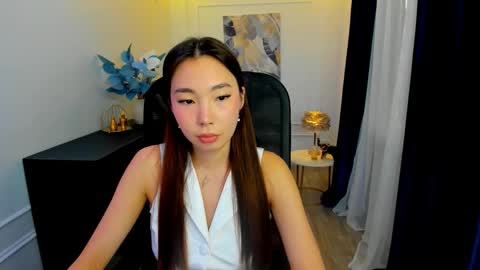 Snapshot of annareyli chatting on 09.14.25 Anna online show from 09.14.25
