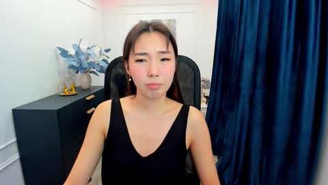 Snapshot of annareyli chatting on 09.29.25 Anna online show from 09.29.25
