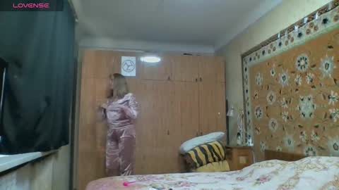 AnnaXLovers online show from 10.12.25