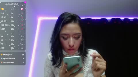 Snapshot of anne_nicholson chatting on 12.27.24 Anne  online show from 12.27.24