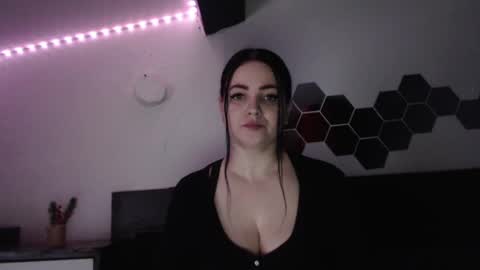 Snapshot of annebellee69 chatting on 02.16.25 annebellee69 online show from 02.16.25