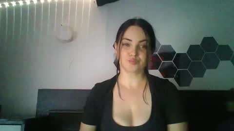 Snapshot of annebellee69 chatting on 10.02.25 annebellee69 online show from 10.02.25