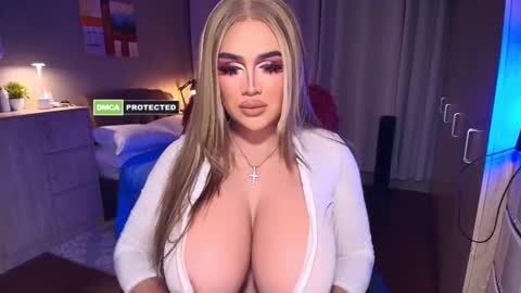 Snapshot of annecalifornia chatting on 11.15.25 Anne Hart online show from 11.15.25