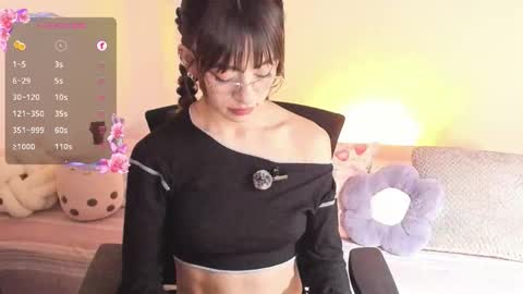 Snapshot of annedark chatting on 10.21.25 Anne online show from 10.21.25