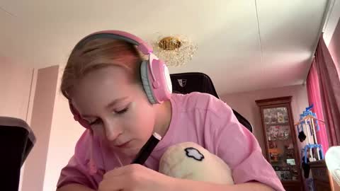 Qwin online show from 02.25.26