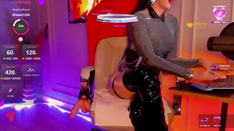 Annes online show from 11.26.25