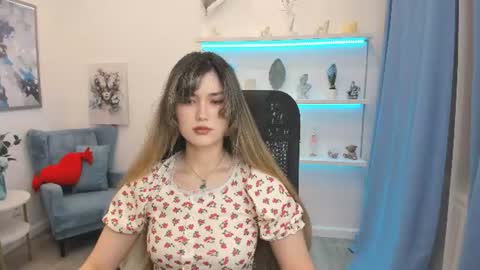 Snapshot of annetli chatting on 06.15.26 annetli online show from 06.15.26