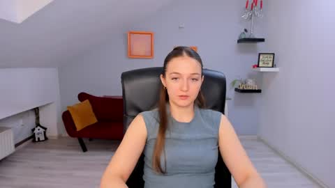 annewilsonn online show from 04.21.26