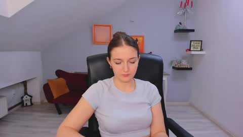 annewilsonn online show from 04.22.26