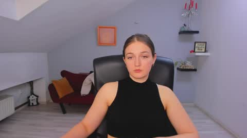 annewilsonn online show from 04.23.26