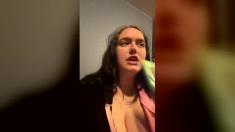 Snapshot of anngray04 chatting on 02.08.26 Anngray online show from 02.08.26