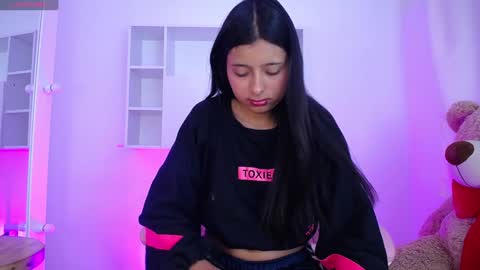 Snapshot of anni99_ chatting on 01.31.25 Anni online show from 01.31.25