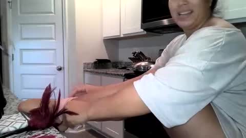 Snapshot of annie23mal chatting on 11.20.25 Annie23mal online show from 11.20.25