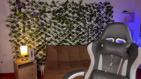 annie_barozzi online show from 01.17.25