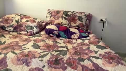 Annie  online show from 12.17.24